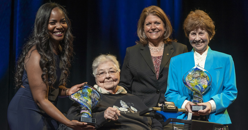 St. Luke N.E.W. Life Center sisters accepts award